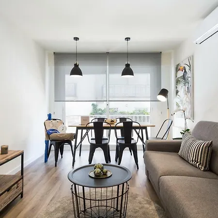 Group Calm דירה סיטגס