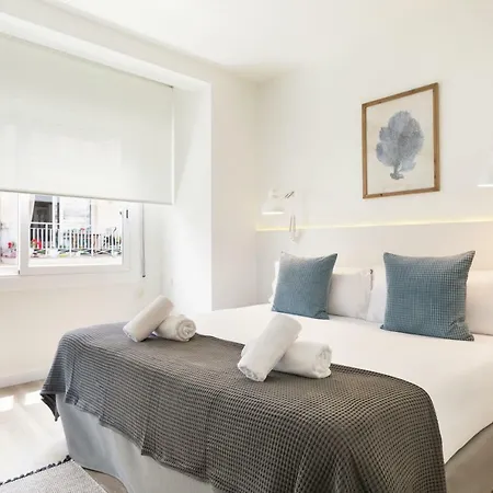 דירה Group Calm סיטגס