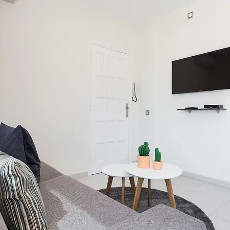 Group Calm Apartment *