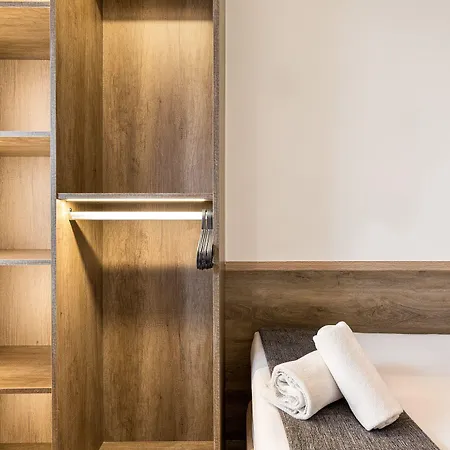 Group Calm Apartment